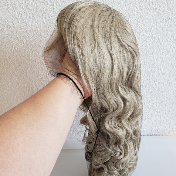 Nwt  Long Curly Ash Blondie Wavy Wig - Picture 2 of 11